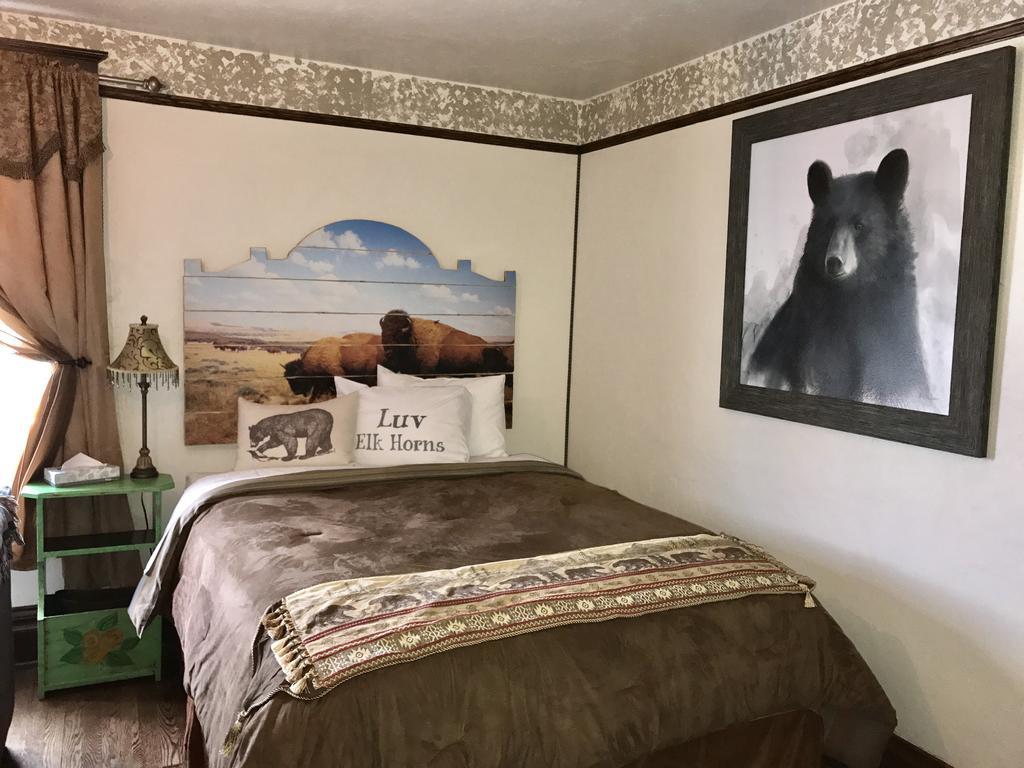 Park Hotel Yellowstone Suites Gardiner Esterno foto